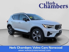 New 2026 Volvo XC40 B5 Core SUV near Boston, MA