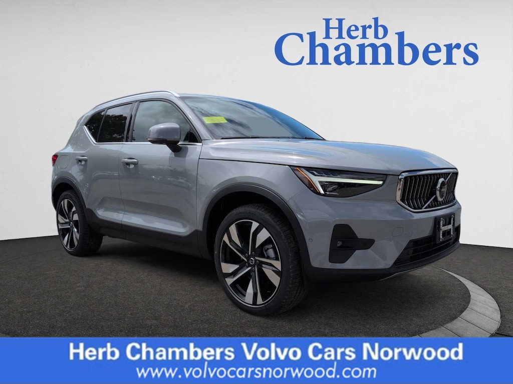 Used 2025 Volvo XC40 B5 Ultra Bright Theme SUV