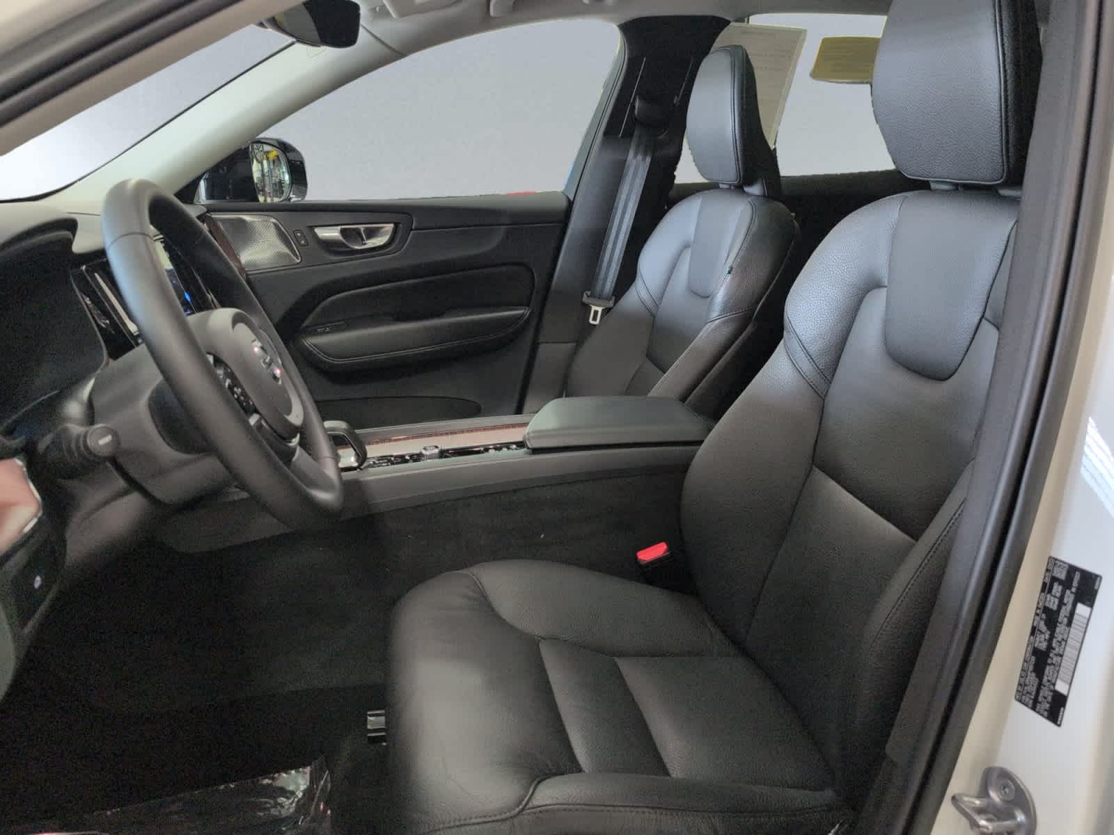 used 2023 Volvo XC60 car, priced at $35,498