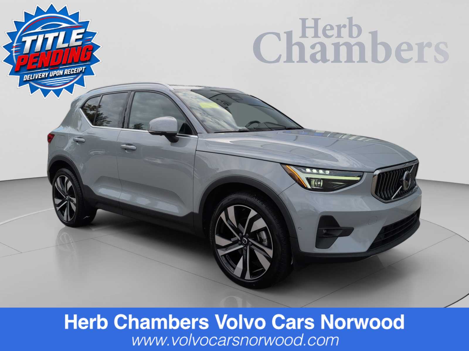  2024 Volvo XC40 B5 Ultimate Bright Theme AWD   