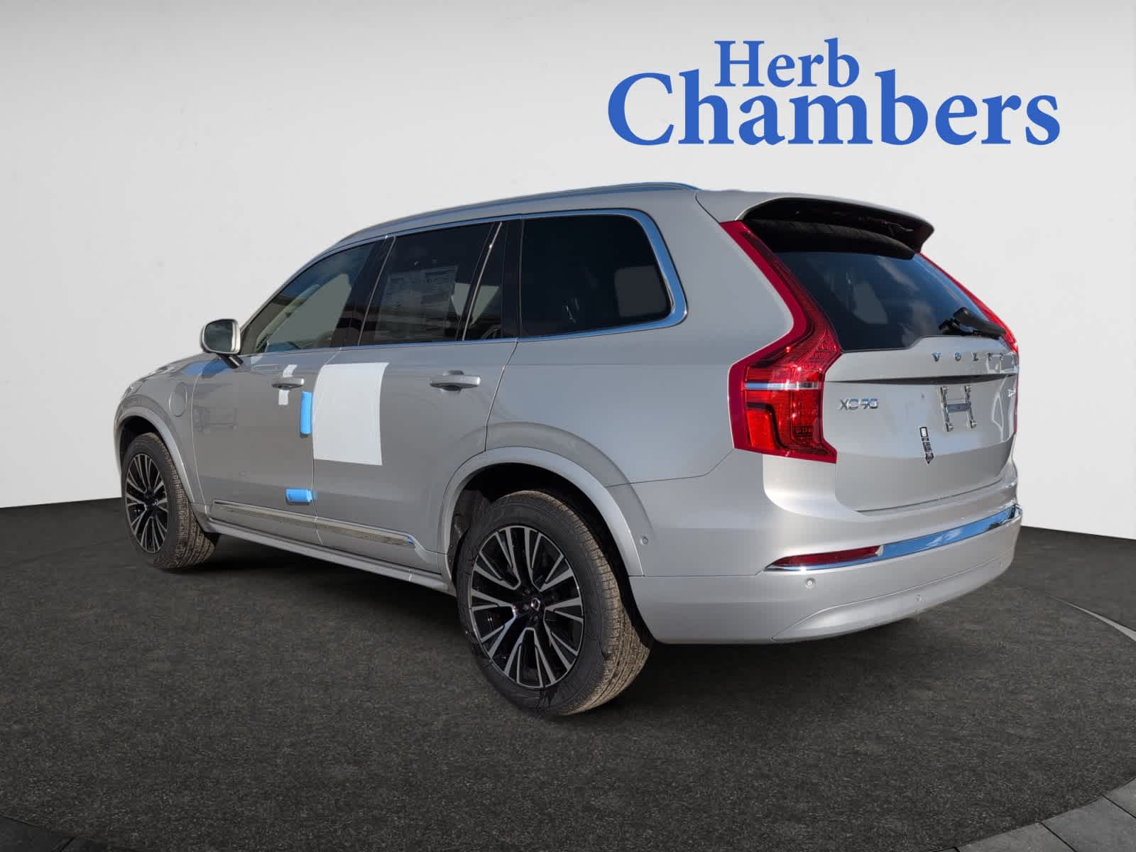 used 2025 Volvo XC90 plug-in hybrid car, priced at $76,875