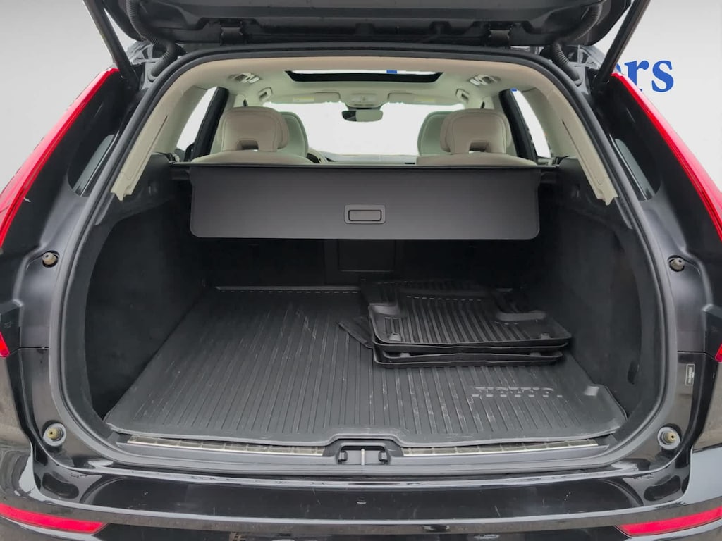 Used 2023 Volvo XC60 B5 AWD Plus Bright SUV