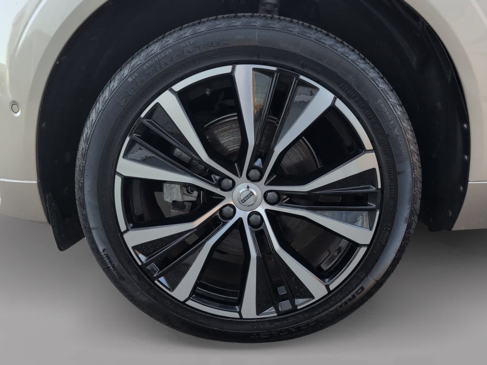 used 2023 Volvo XC60 car, priced at $35,998