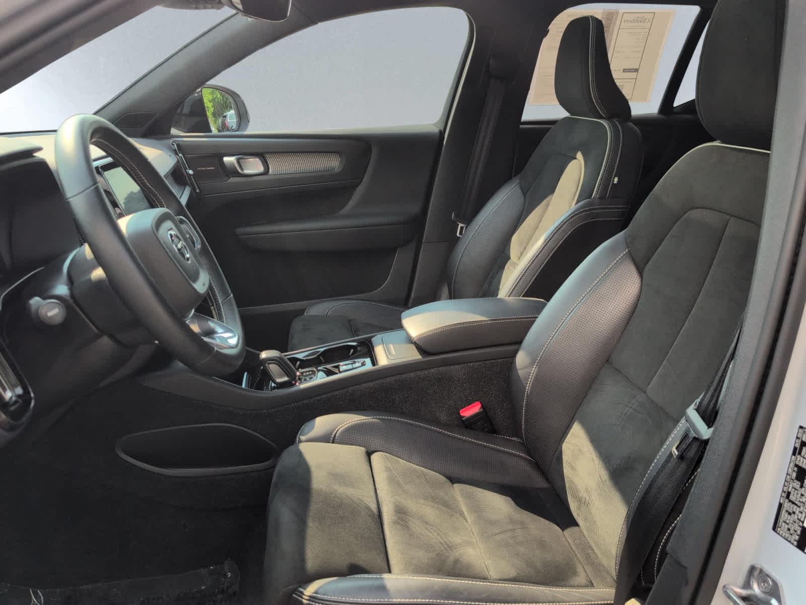 2021 Volvo XC40 11