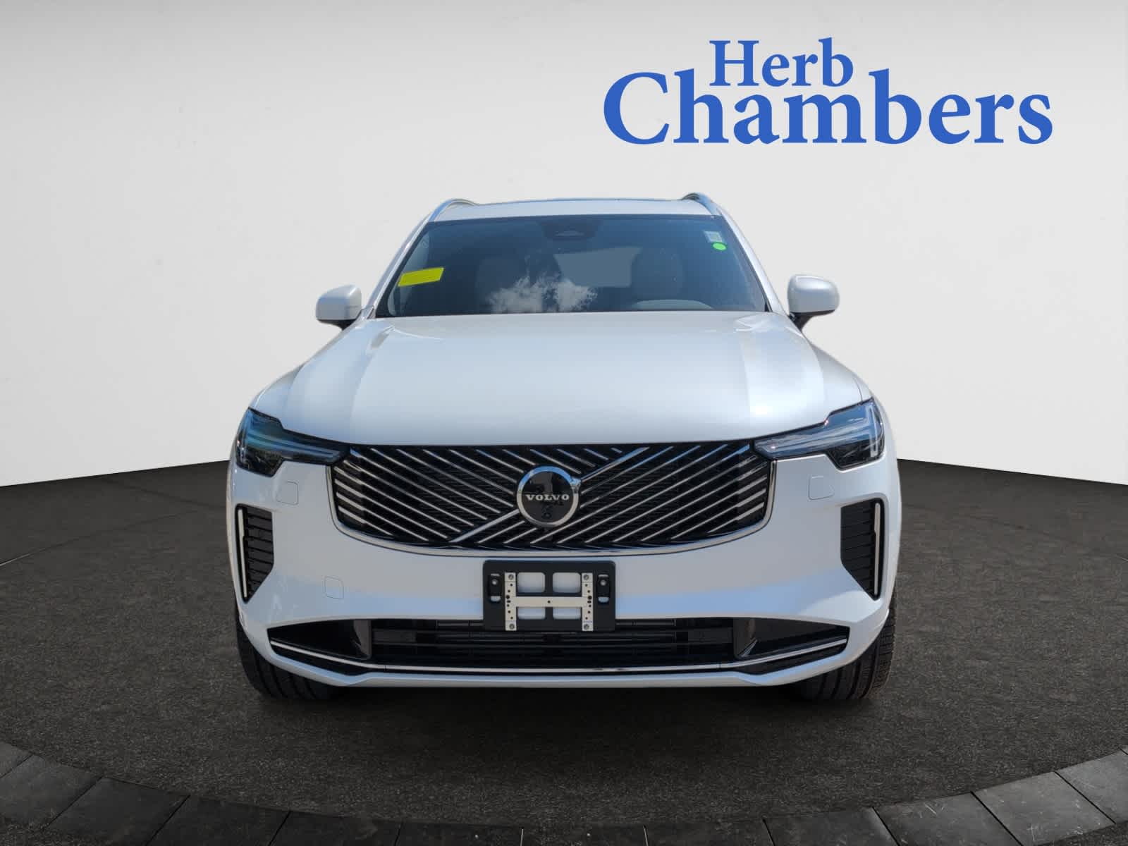 2026 Volvo XC90 T8 Plus photo 2