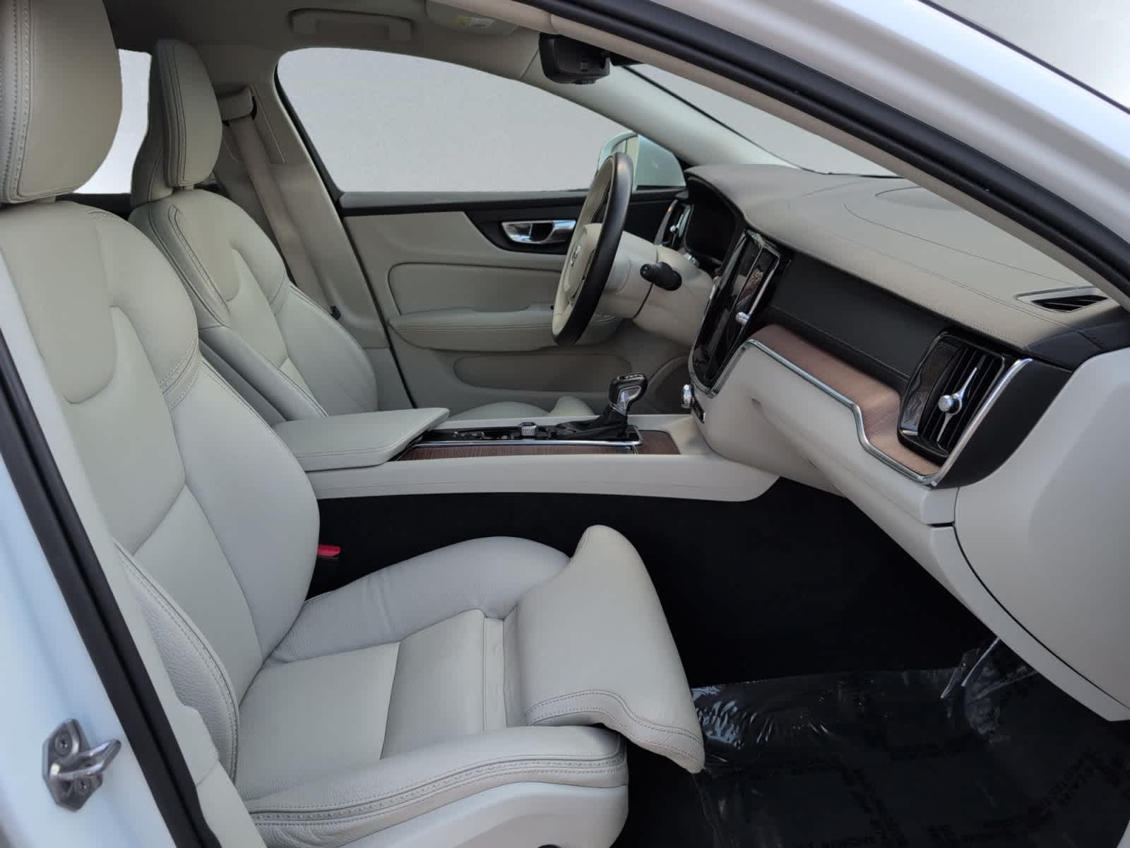 used 2020 Volvo V60 Cross Country car, priced at $24,998