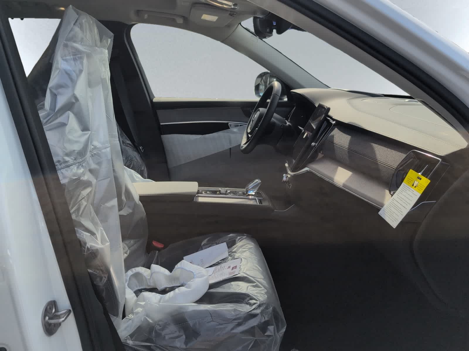new 2026 Volvo XC90 plug-in hybrid car, priced at $86,205