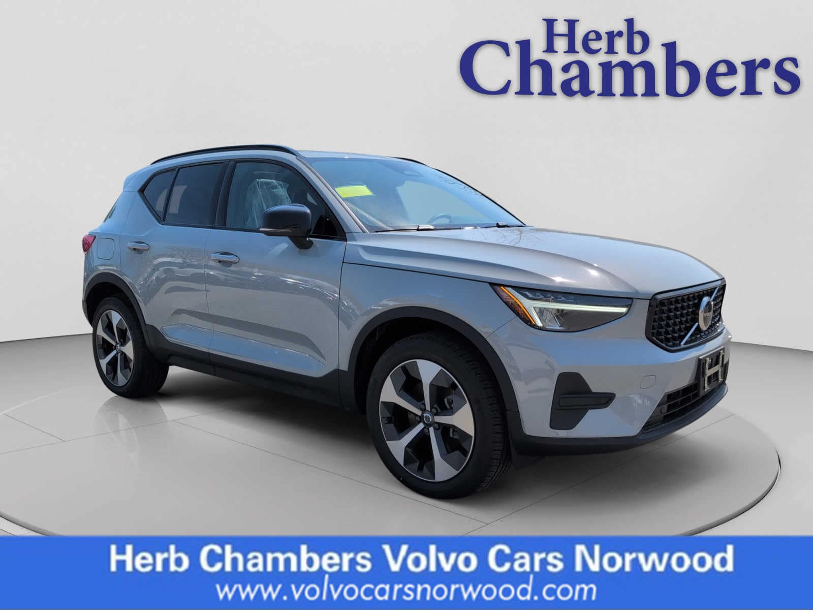 2026 Volvo XC40 SUV 