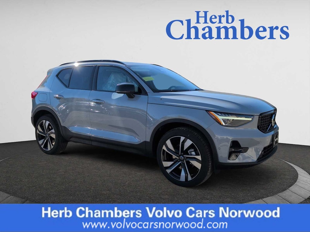 New 2026 Volvo XC40 B5 Ultra SUV