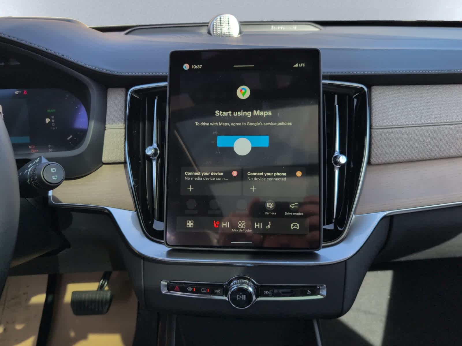 new 2026 Volvo XC90 plug-in hybrid car, priced at $92,625