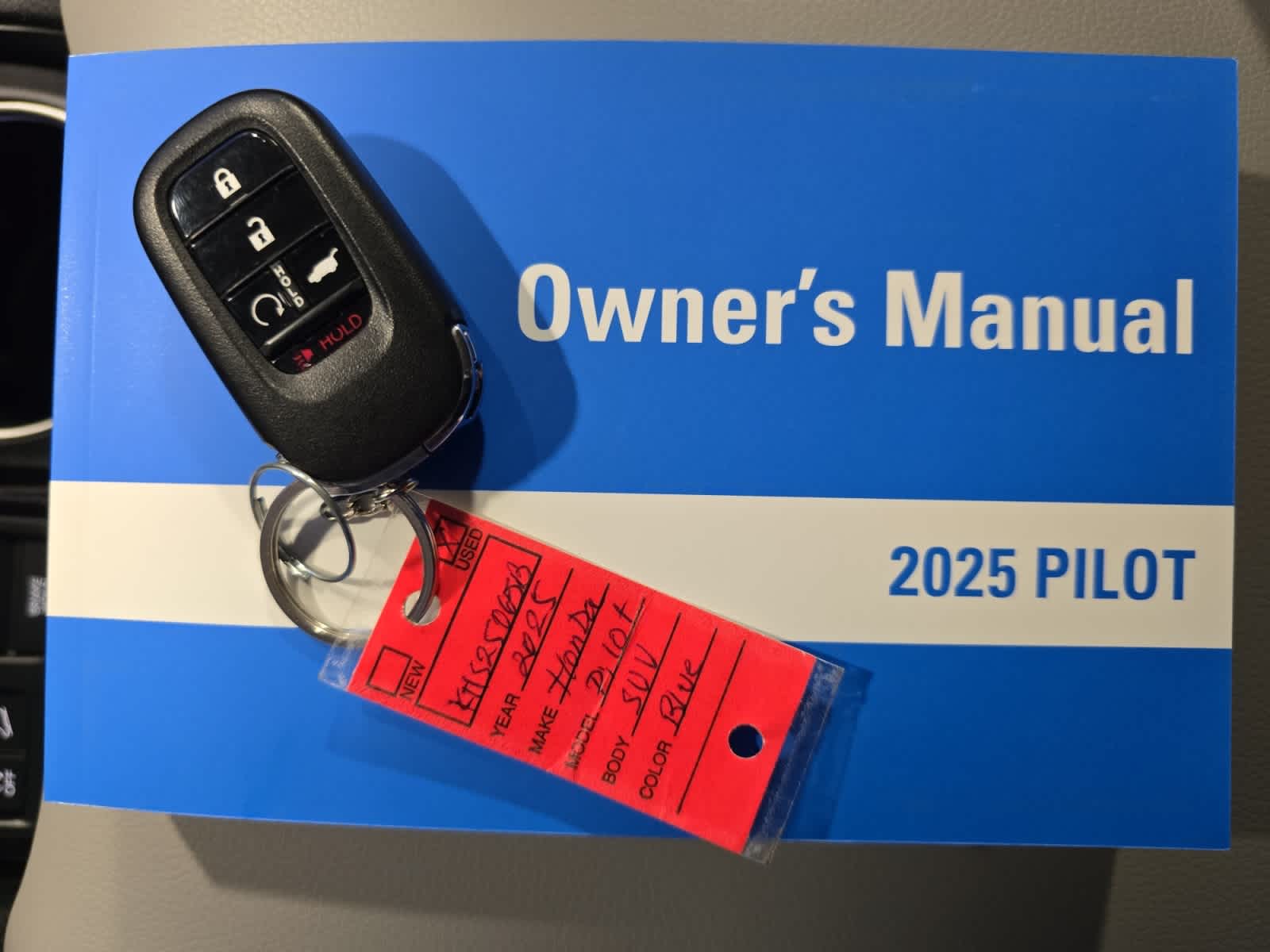 2025 Honda Pilot Touring - Photo 10