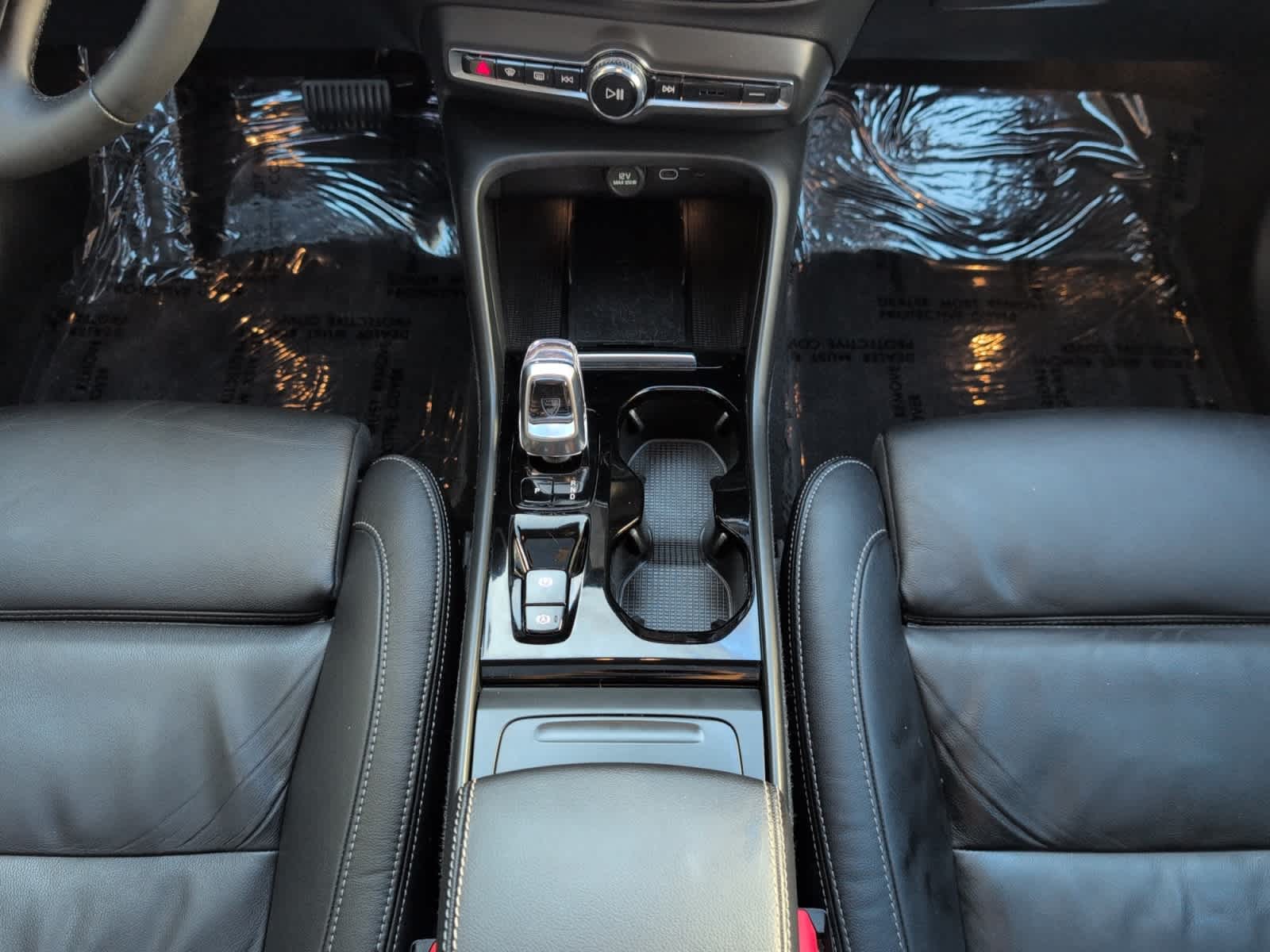 used 2023 Volvo XC40 car, priced at $31,998