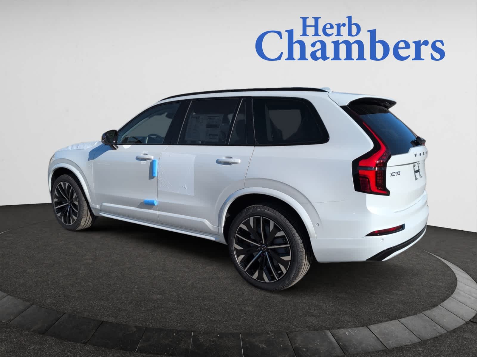 2026 Volvo XC90 photo 3