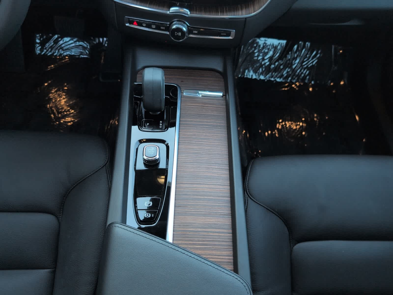 used 2023 Volvo XC60 car, priced at $33,998