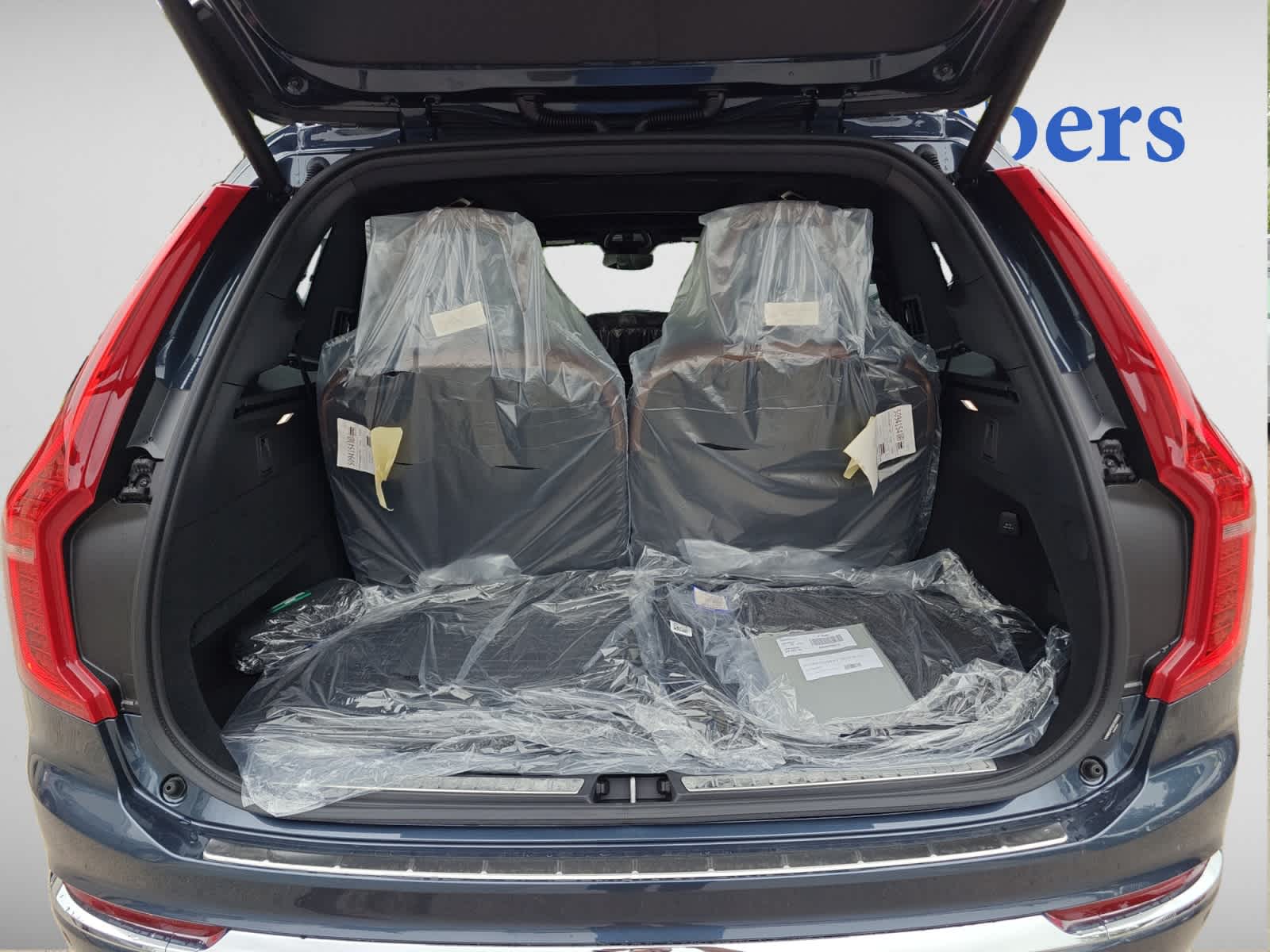 2025 Volvo XC90 photo 2