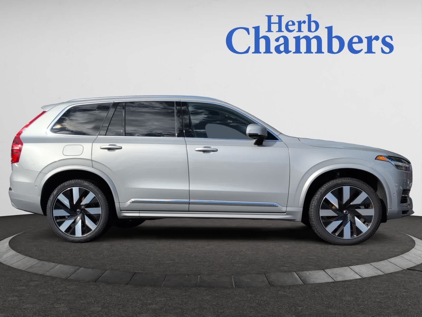 used 2025 Volvo XC90 plug-in hybrid car, priced at $78,455