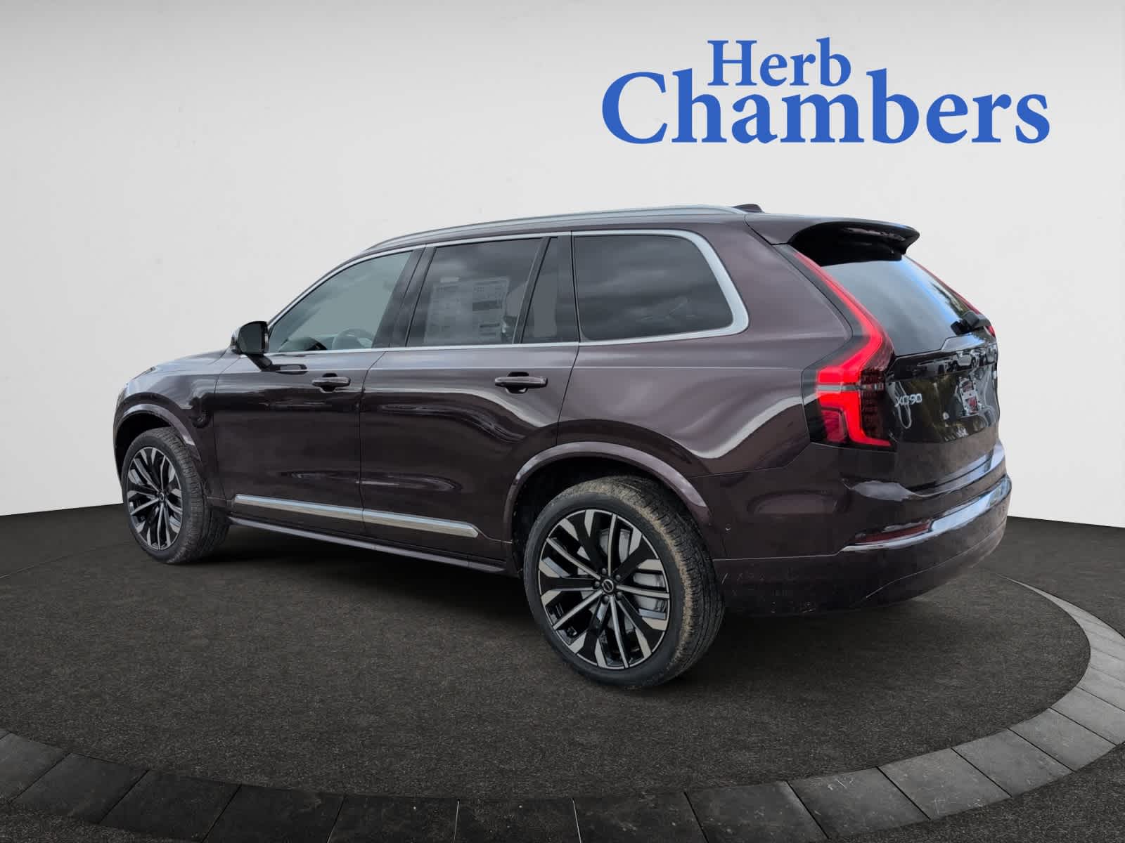 2026 Volvo XC90 Plus photo 3