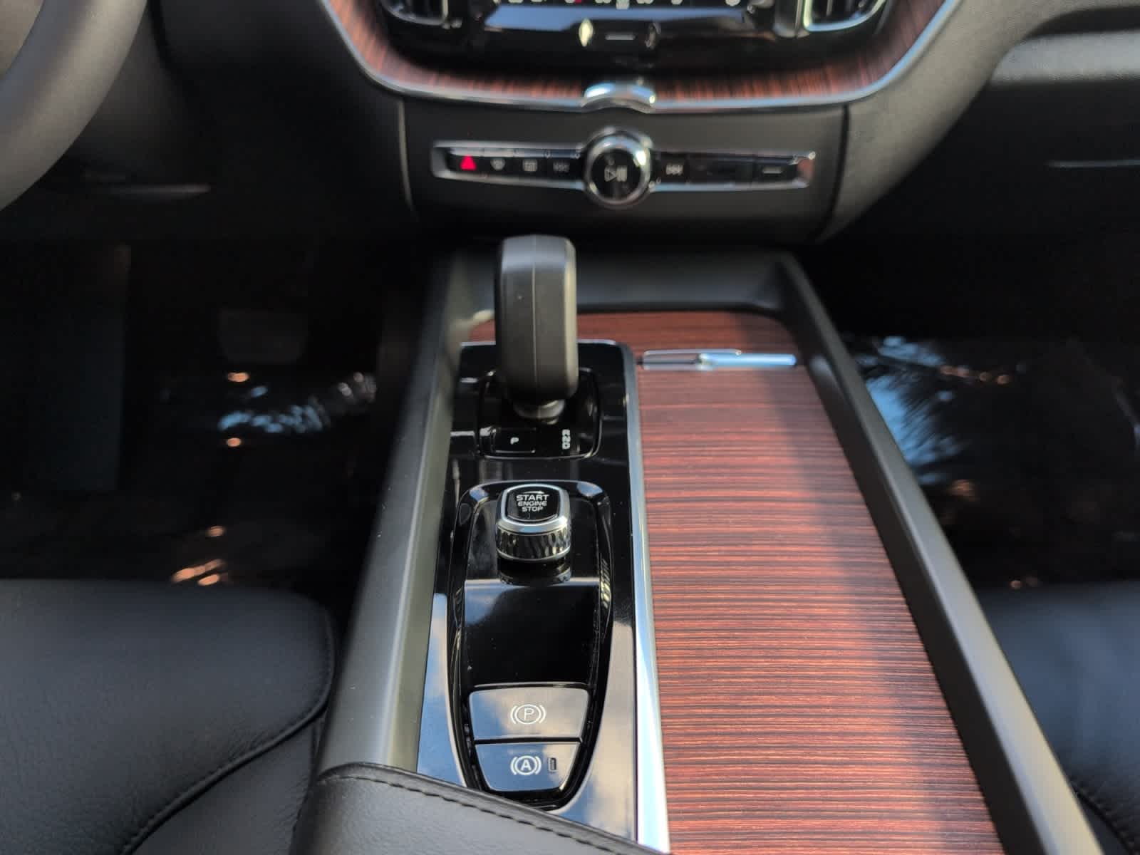 used 2023 Volvo XC60 car, priced at $31,998