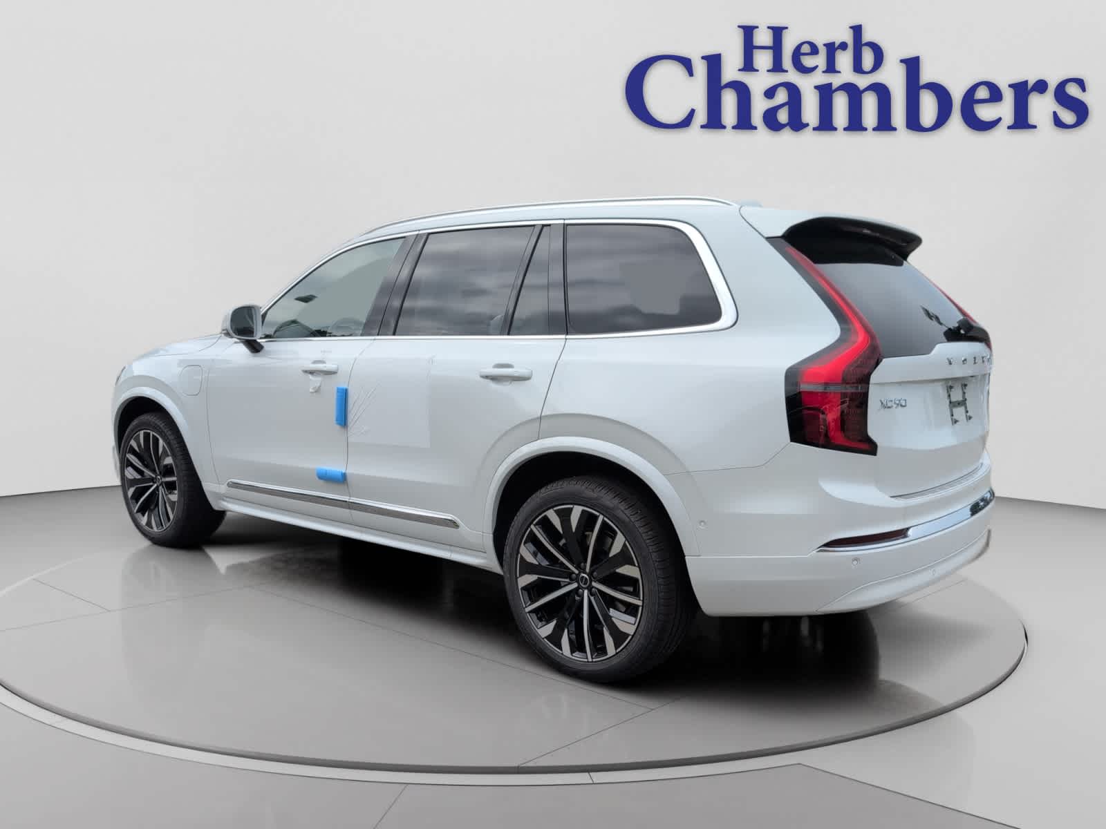used 2026 Volvo XC90 plug-in hybrid car, priced at $85,625