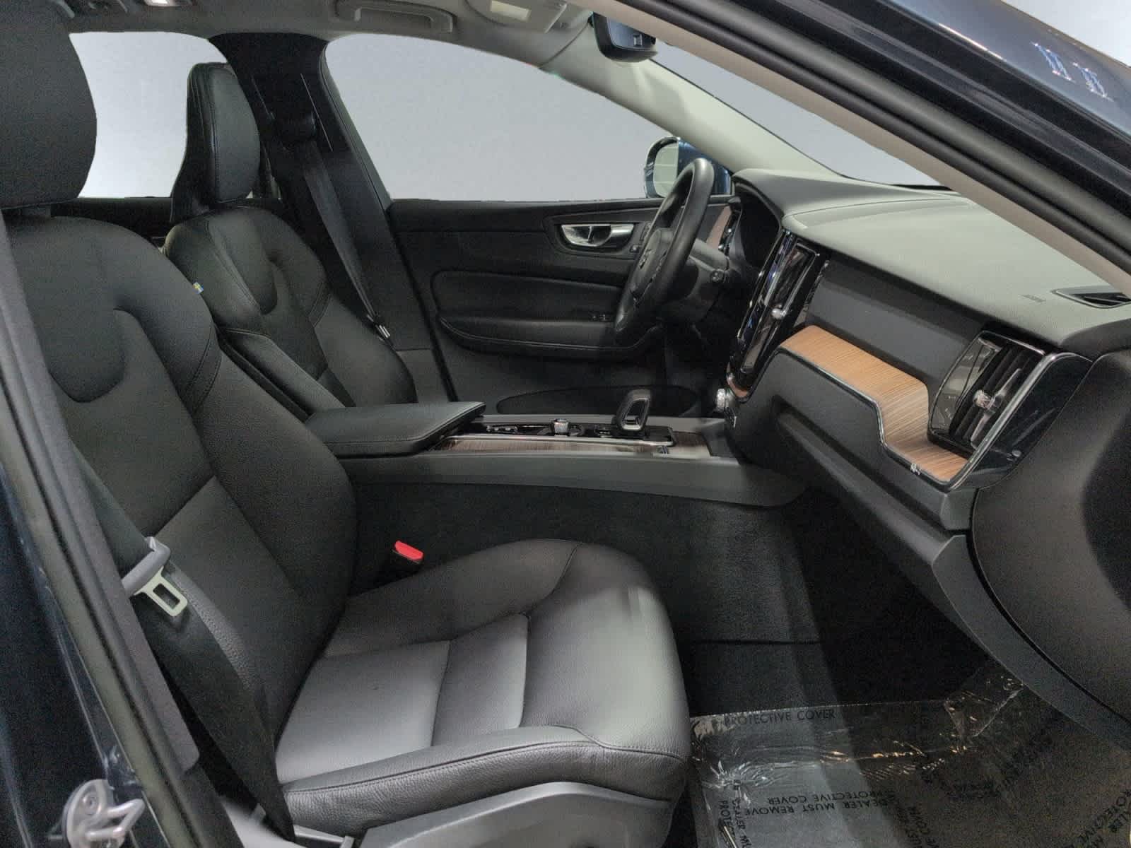 used 2022 Volvo XC60 car, priced at $31,998