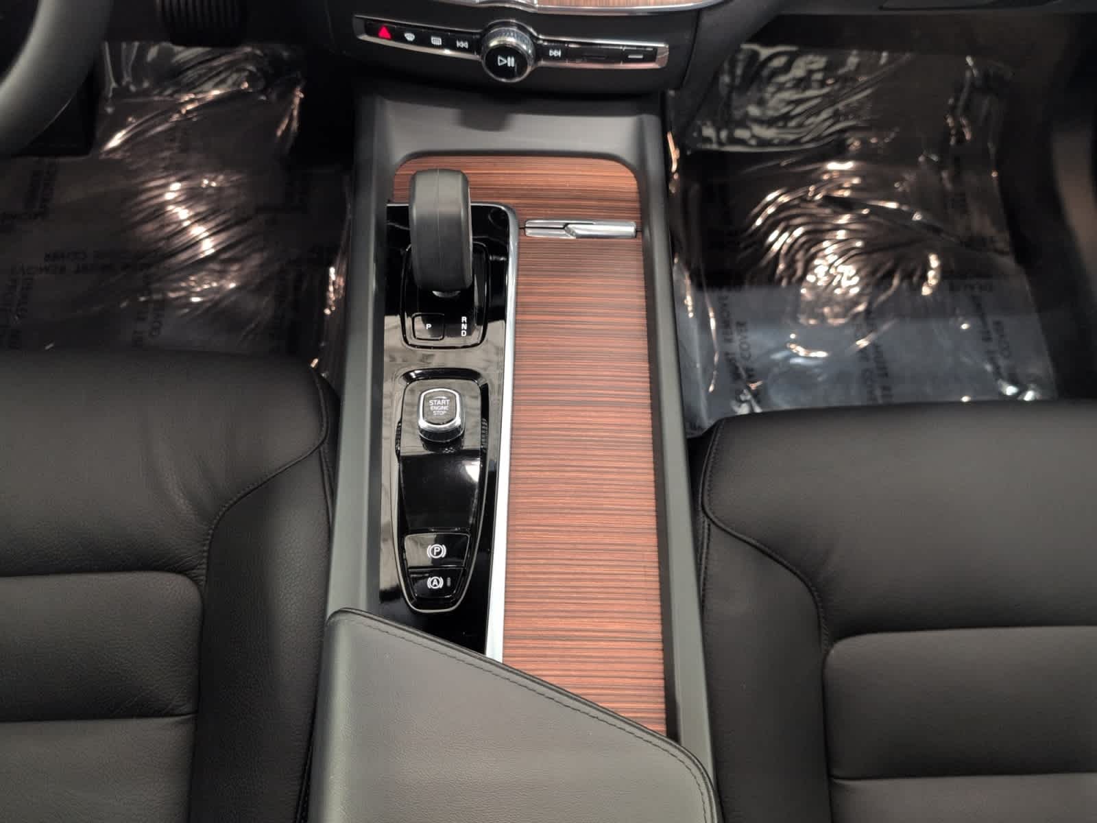 used 2023 Volvo XC60 car, priced at $29,998