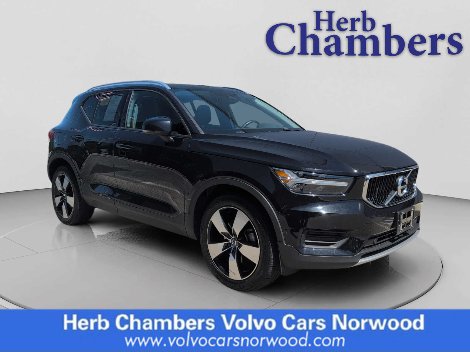 2019 Volvo XC40 T5 Momentum AWD's photo