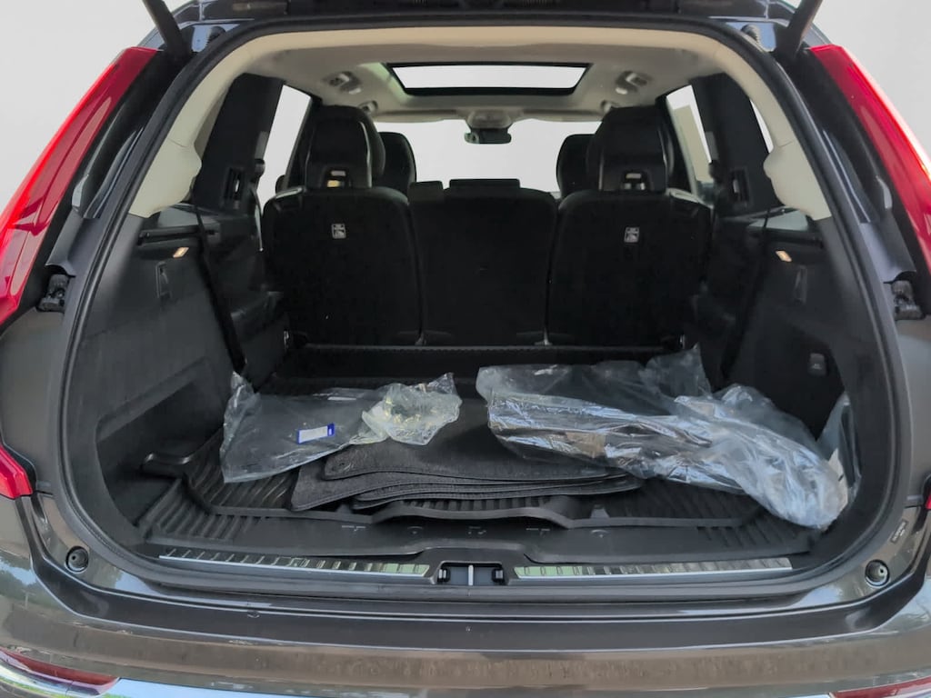 Used 2023 Volvo XC90 B5 AWD Plus SUV