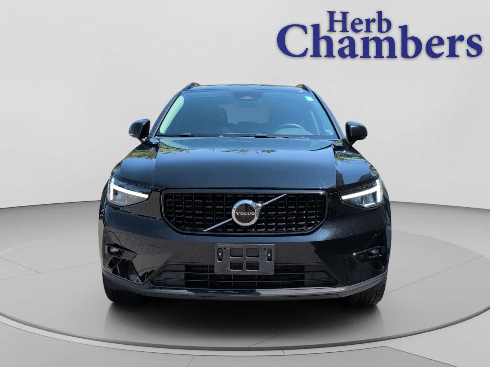 used 2023 Volvo XC40 car, priced at $30,998