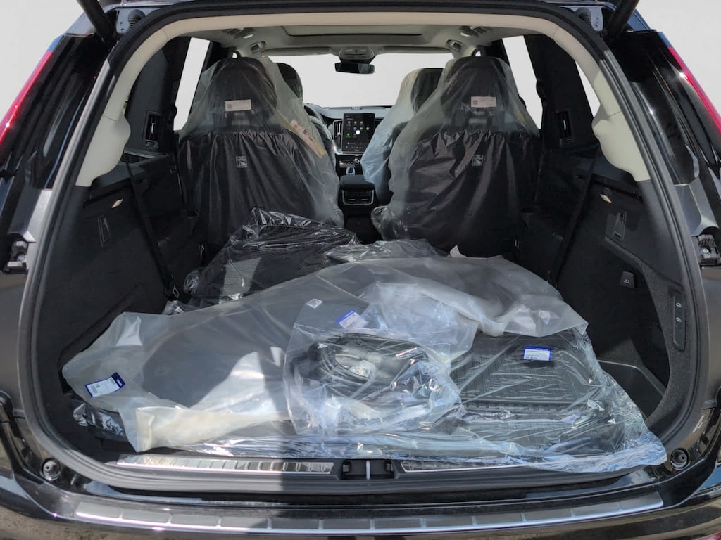 New 2026 Volvo XC90 plug-in hybrid T8 Ultra 6-Seater SUV