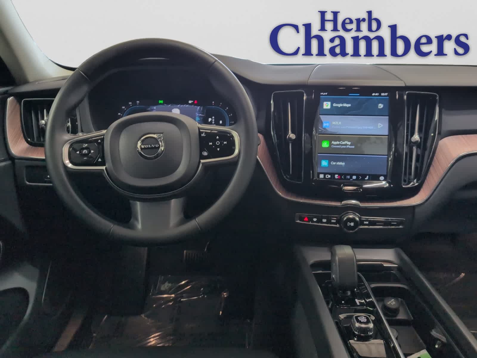 used 2023 Volvo XC60 car, priced at $29,998