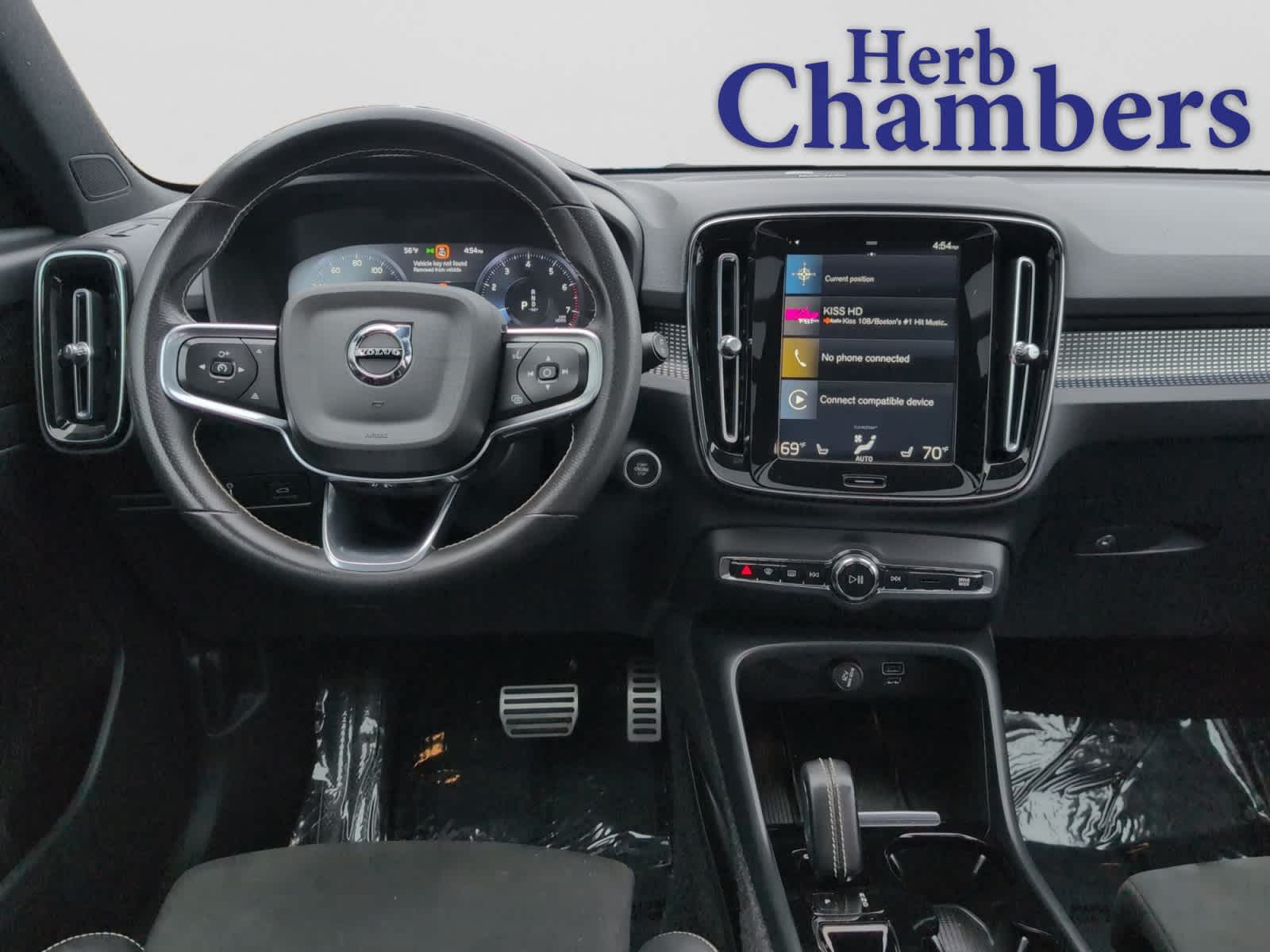 used 2021 Volvo XC40 car, priced at $22,998