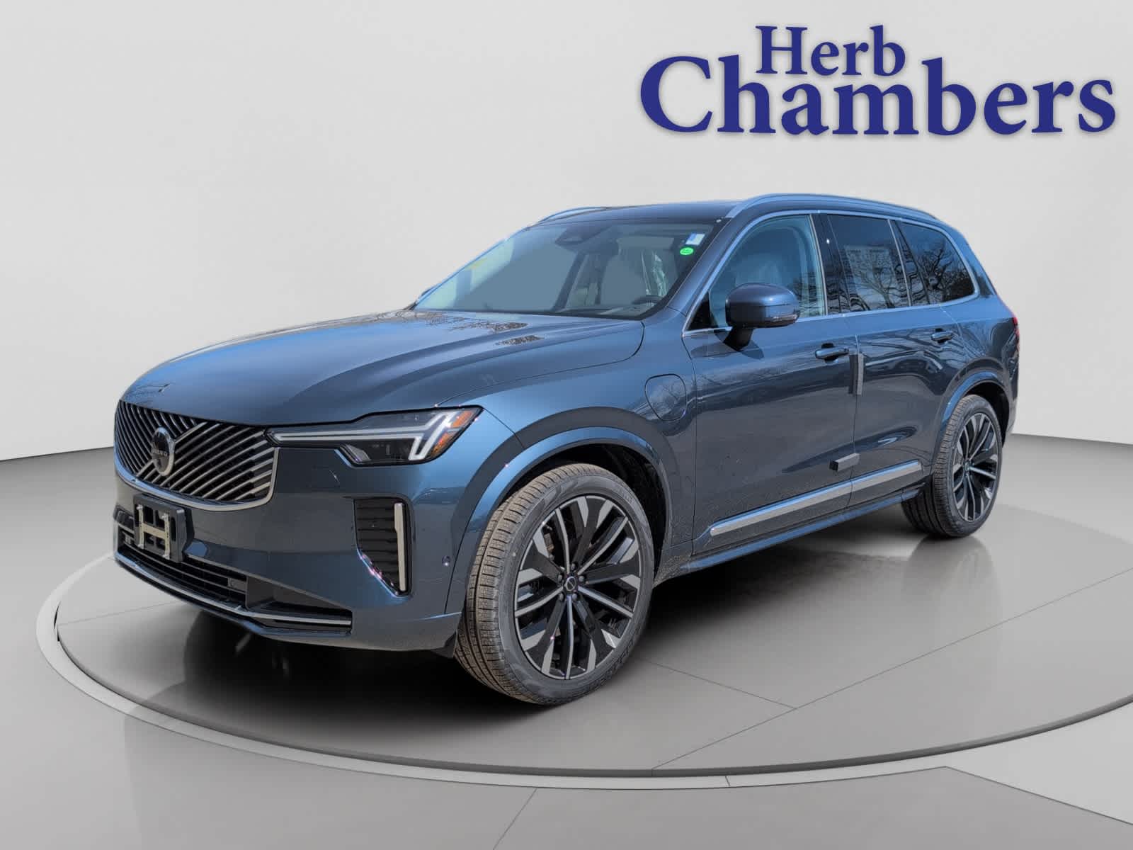 new 2026 Volvo XC90 plug-in hybrid car, priced at $92,625