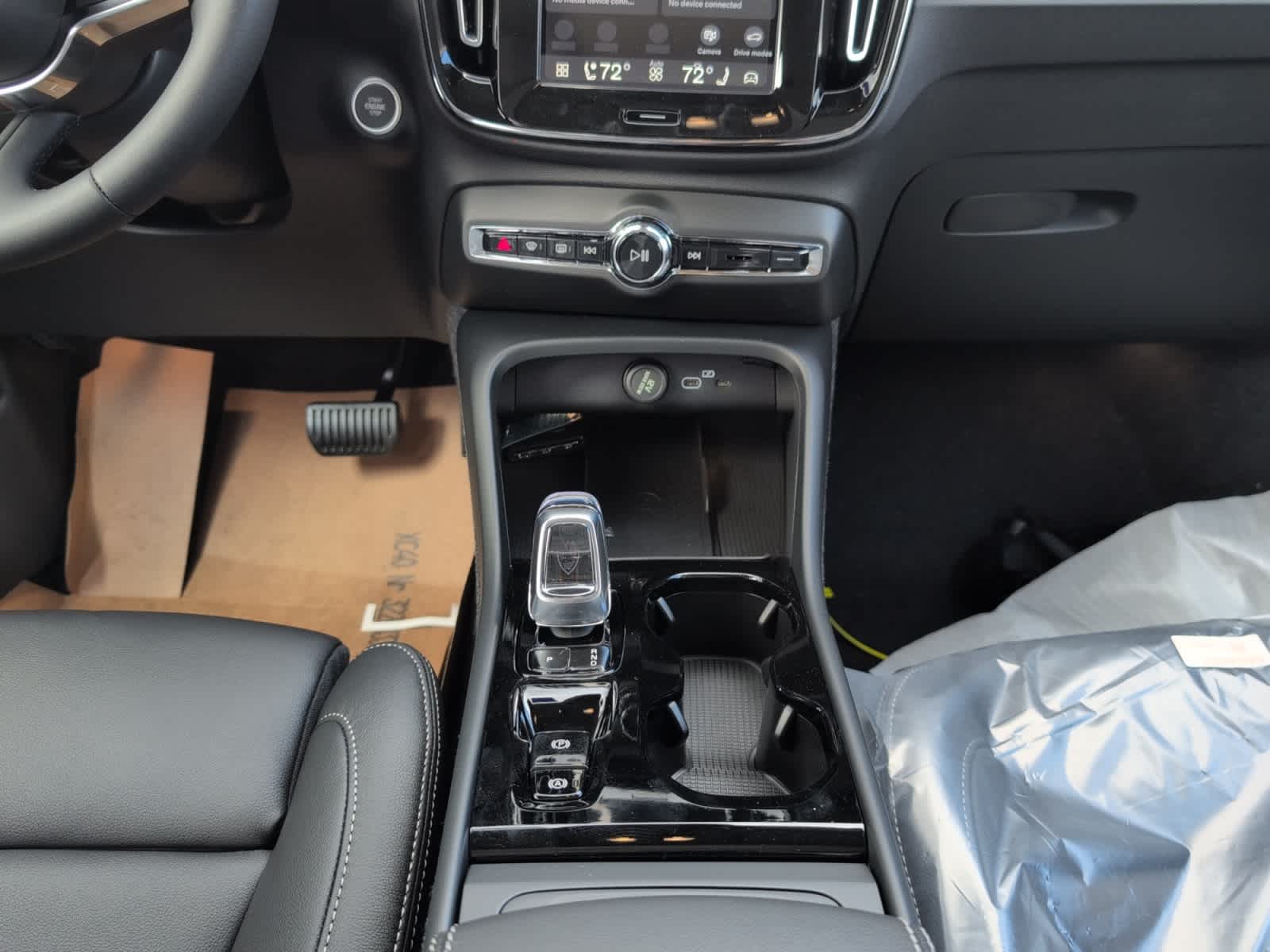 new 2026 Volvo XC40 car, priced at $50,035