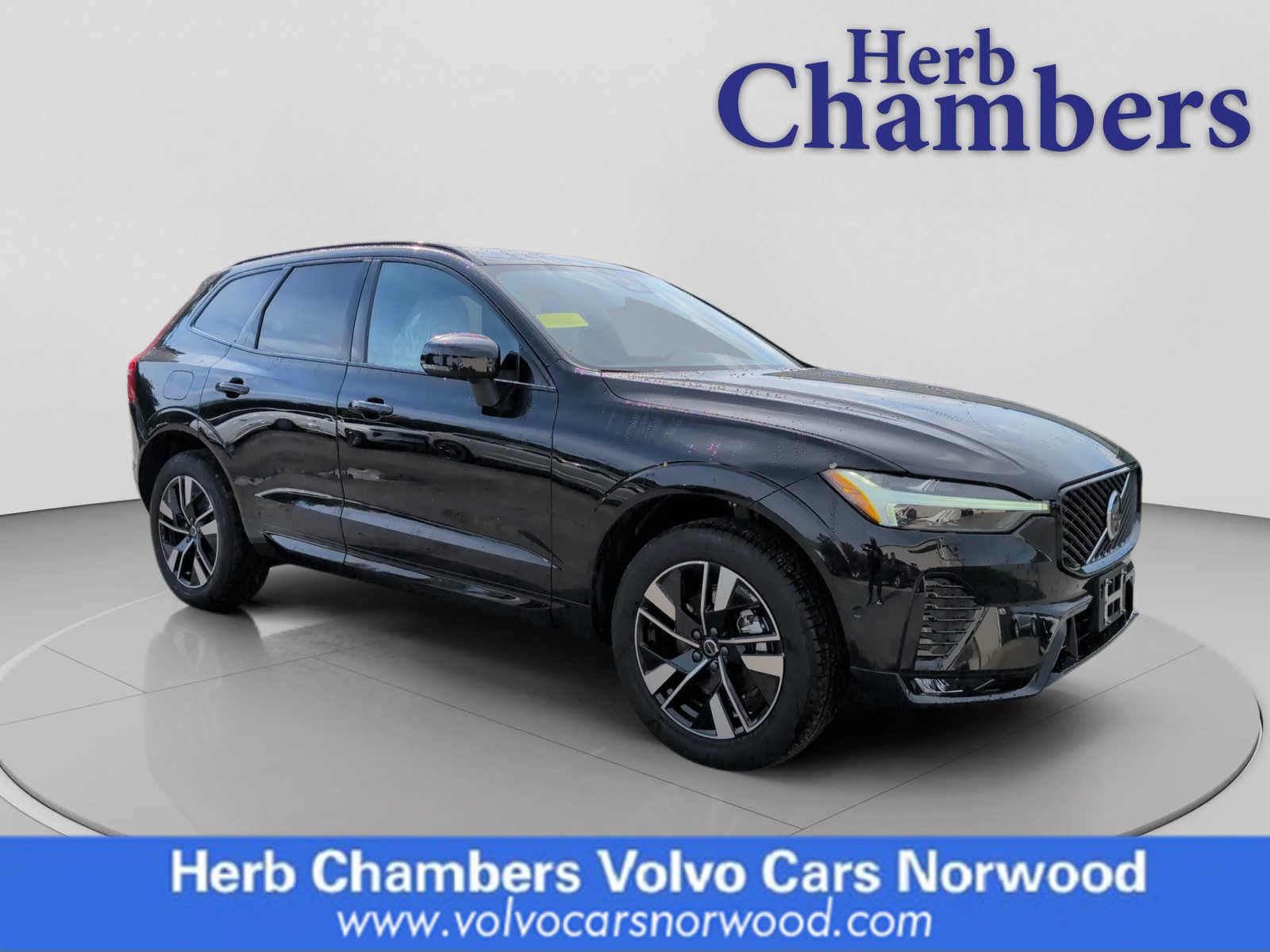 2026 Volvo XC60 Plus's photo