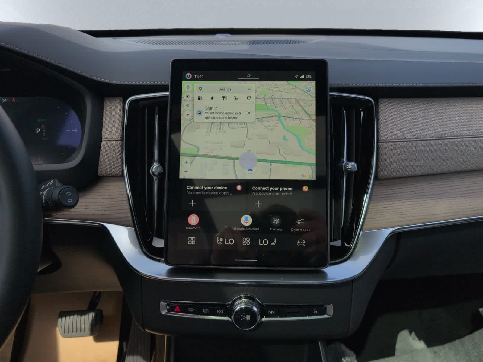 new 2026 Volvo XC90 plug-in hybrid car, priced at $81,570