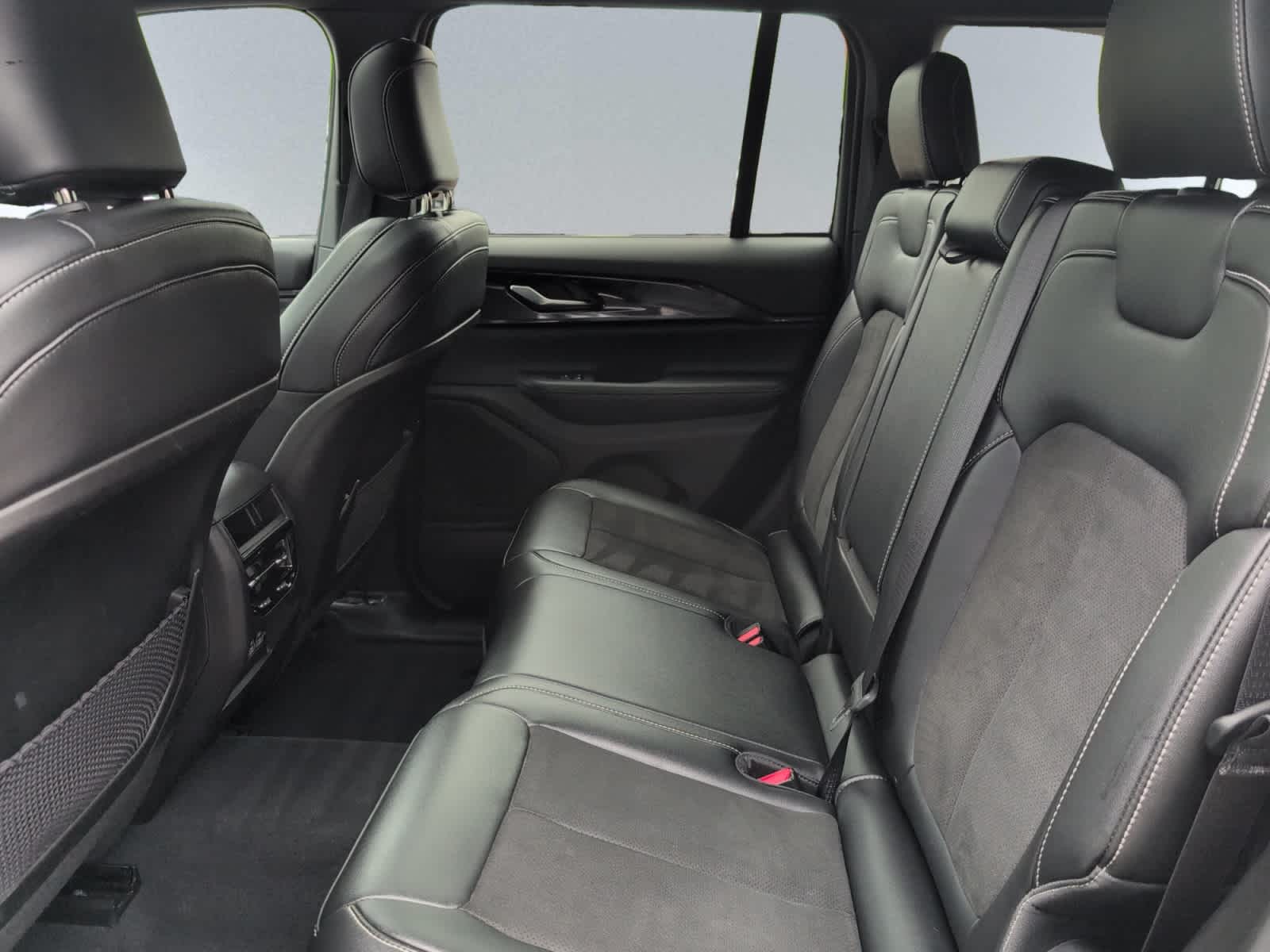 used 2023 Jeep Grand Cherokee car, priced at $31,998