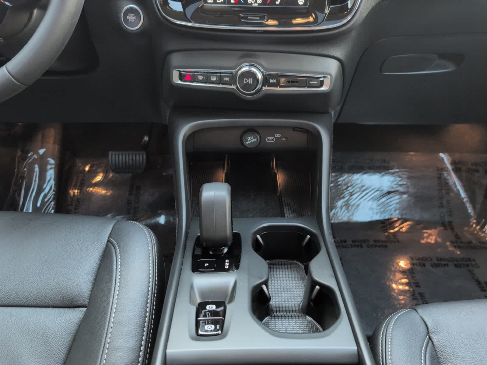 used 2024 Volvo XC40 car, priced at $31,998