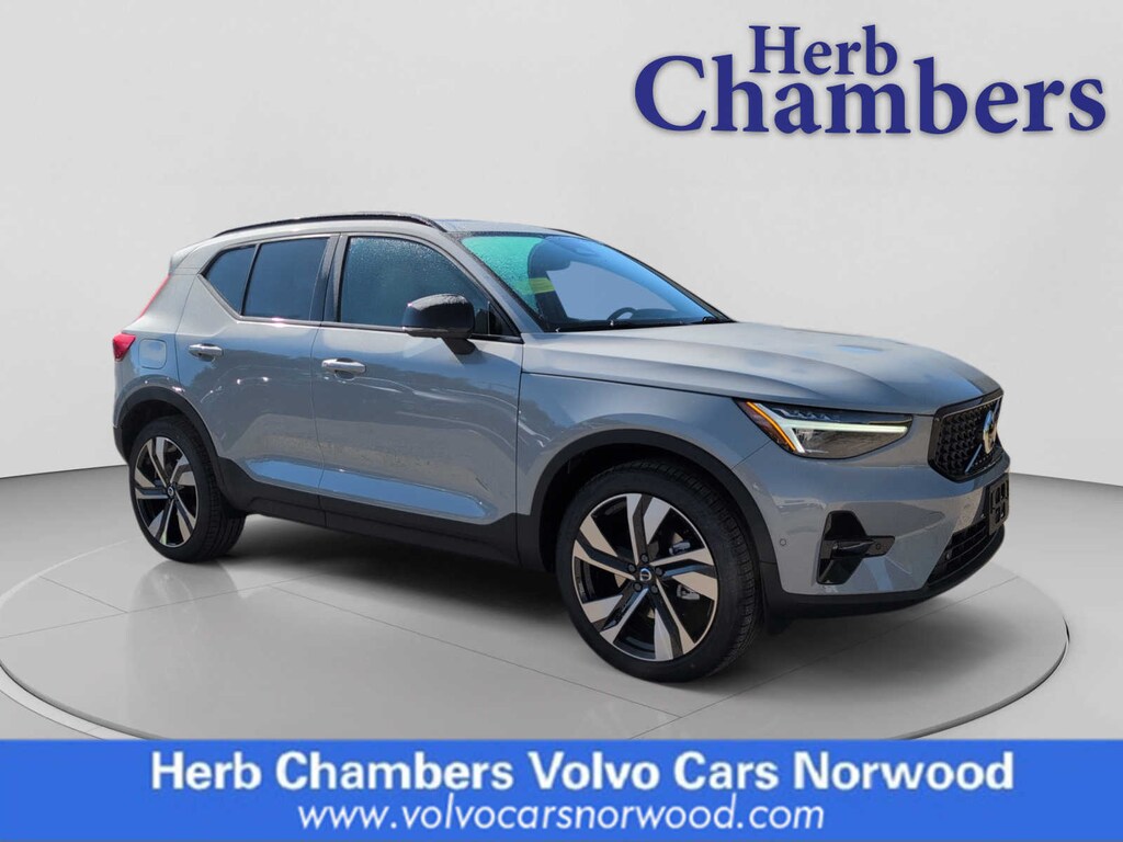 New 2026 Volvo XC40 B5 Ultra SUV