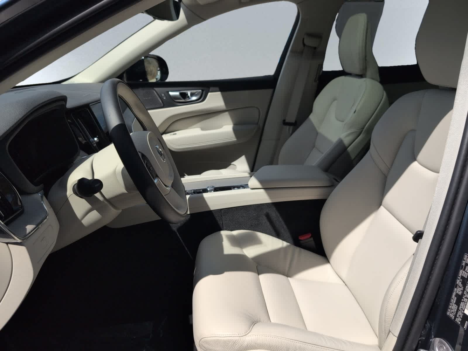 used 2023 Volvo XC60 car, priced at $37,498