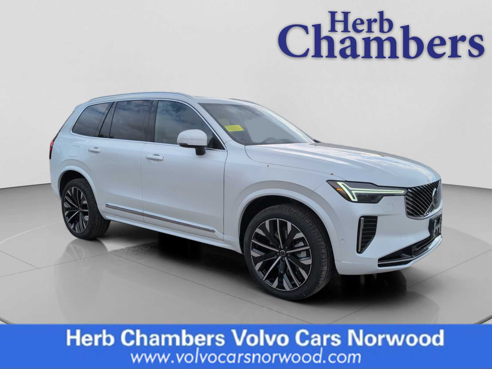 2026 Volvo XC90 Plus's photo