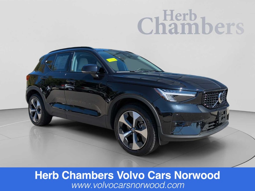 Used 2024 Volvo XC40 B5 Plus Dark SUV