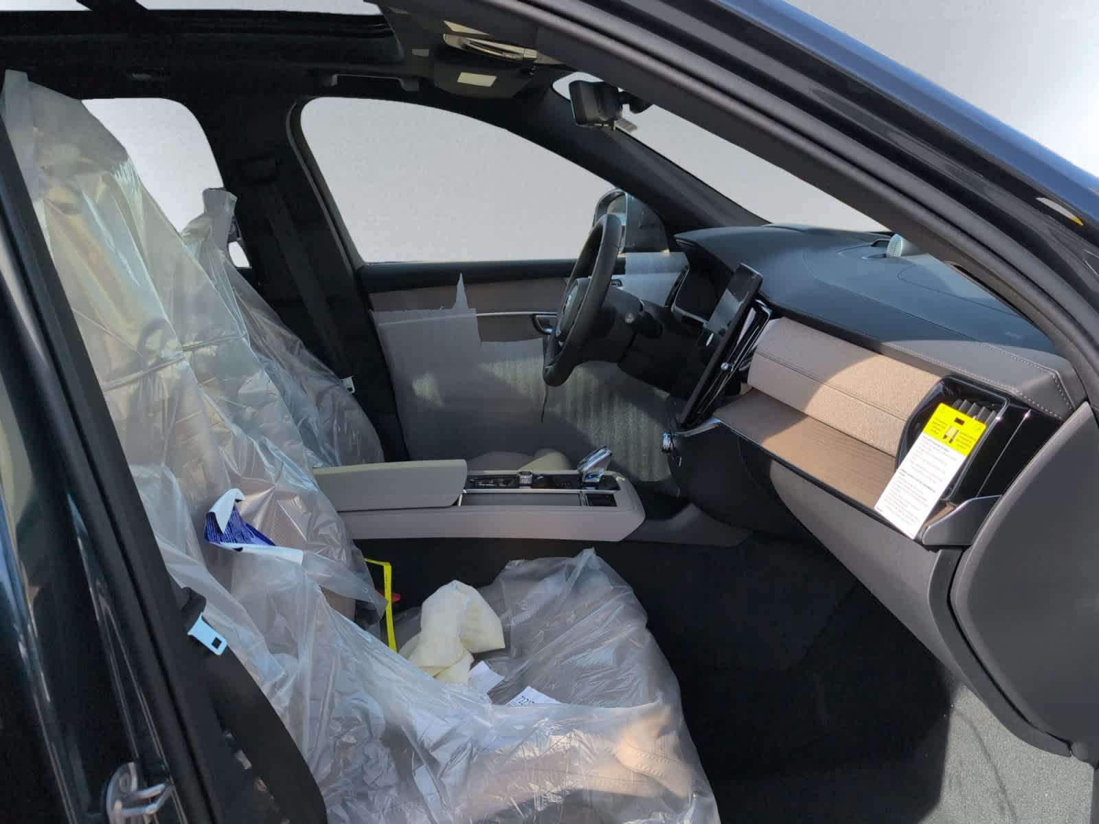 new 2026 Volvo XC90 plug-in hybrid car, priced at $92,625