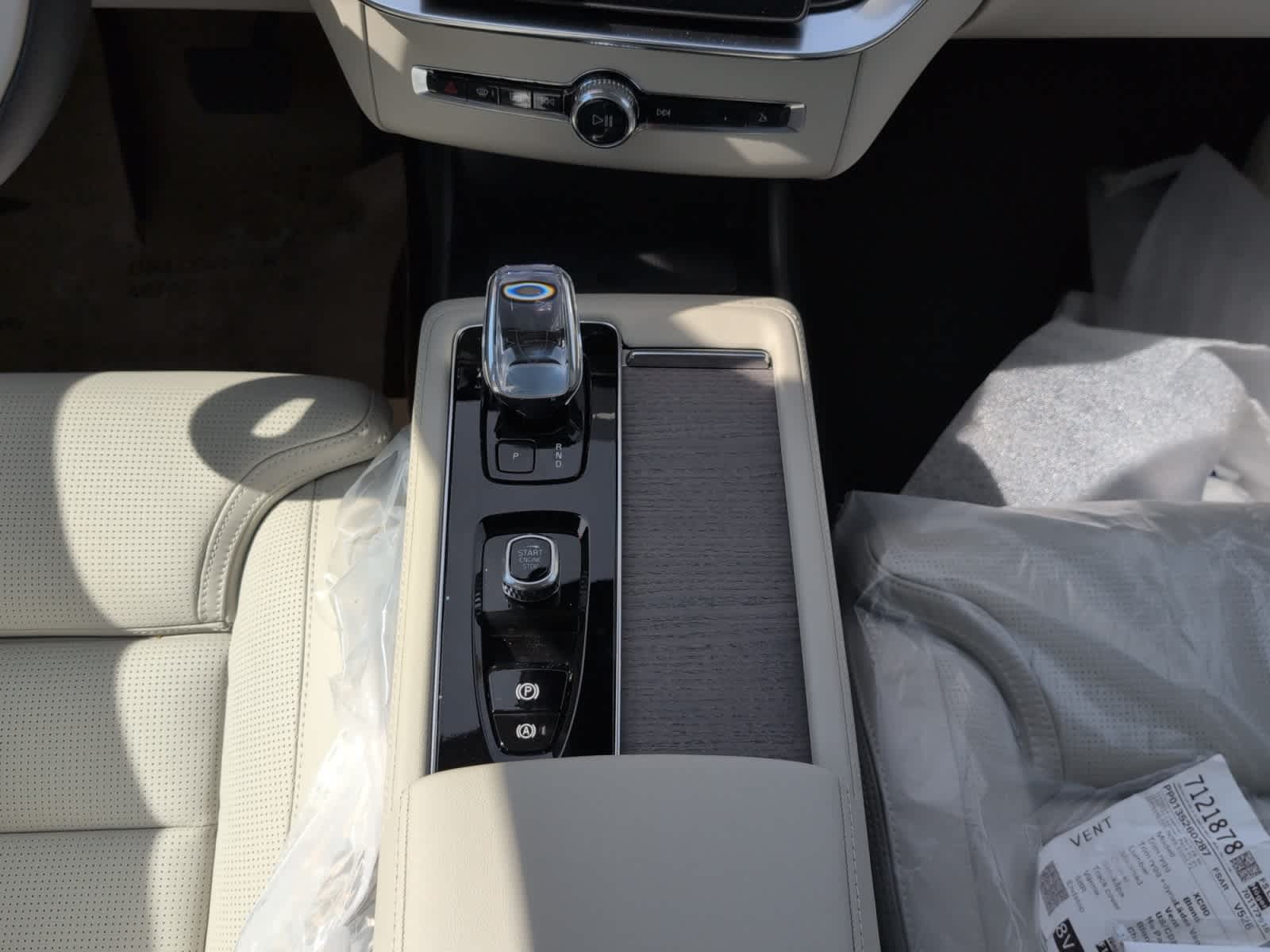 new 2026 Volvo XC90 plug-in hybrid car, priced at $92,625