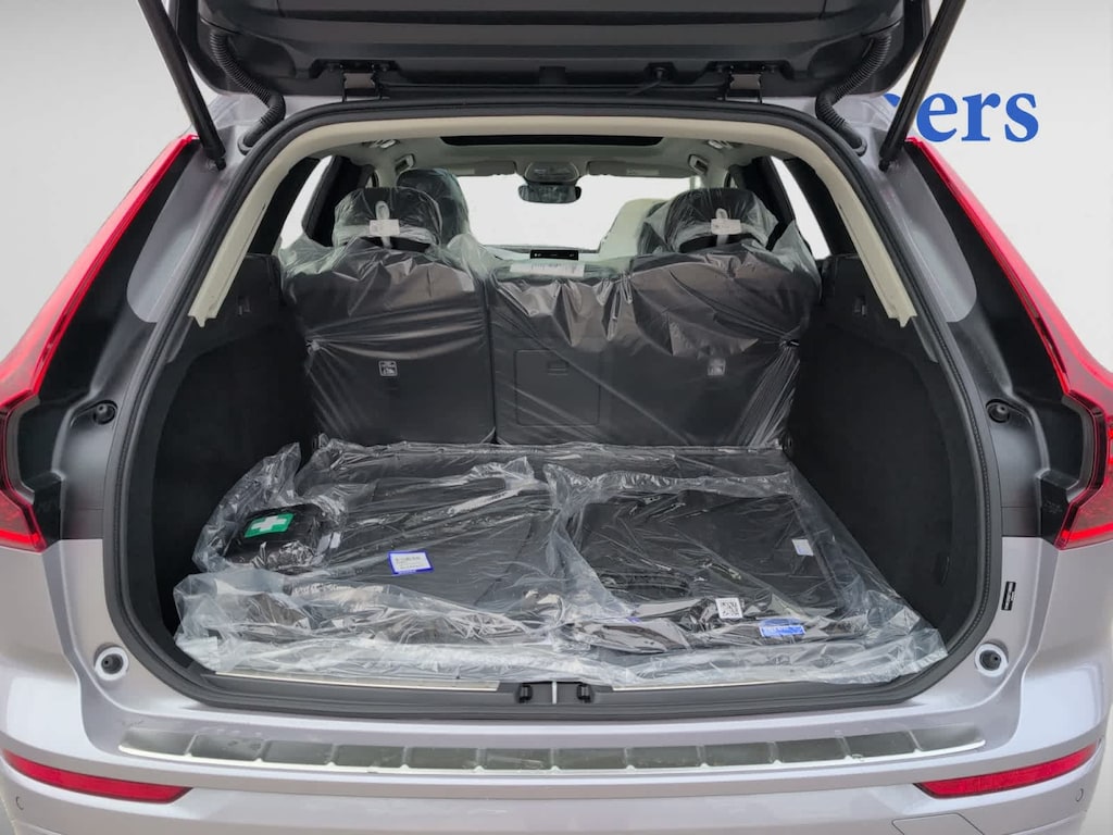 New 2026 Volvo XC60 B5 Plus SUV