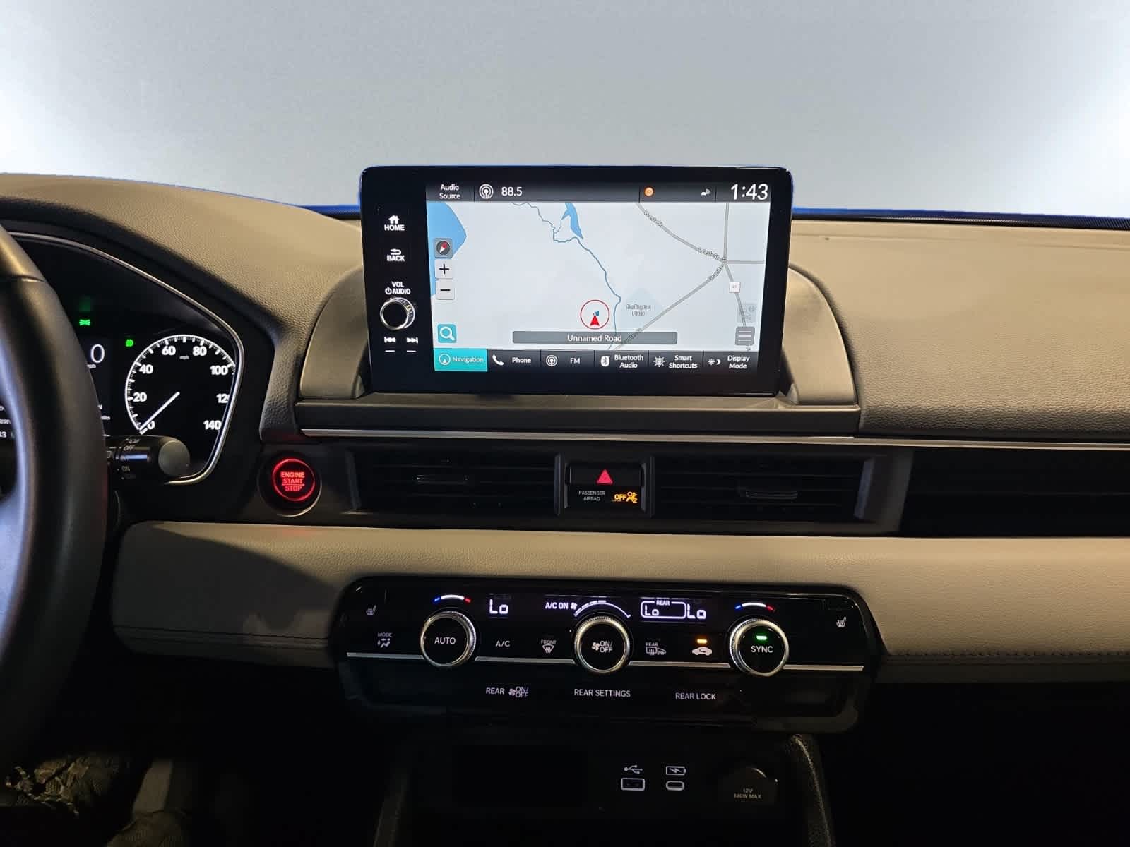 2025 Honda Pilot Touring - Photo 13