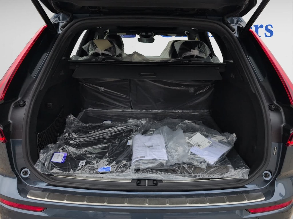 New 2026 Volvo XC60 plug-in hybrid T8 Ultra Black Edition SUV