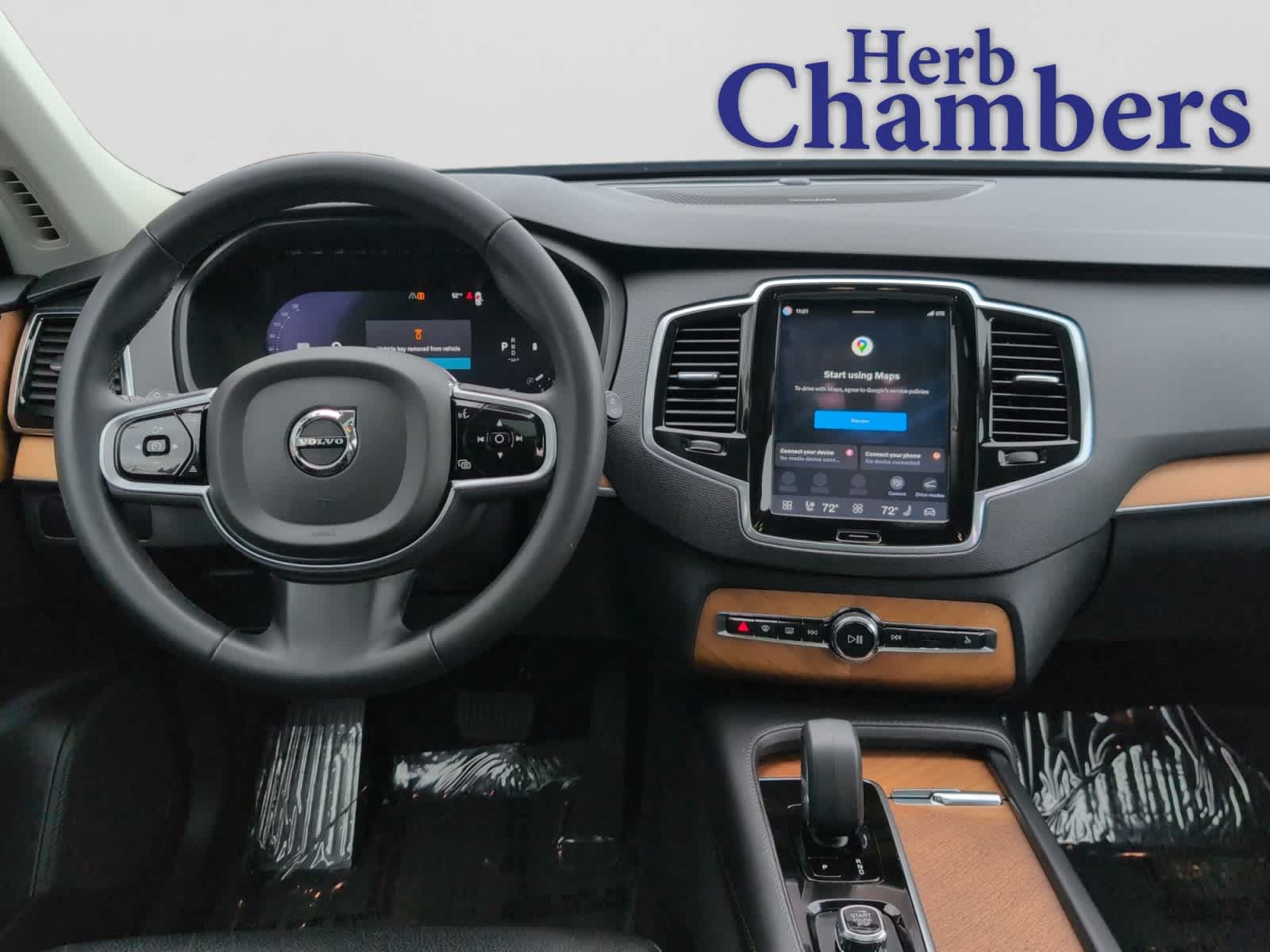 used 2023 Volvo XC90 car, priced at $40,998