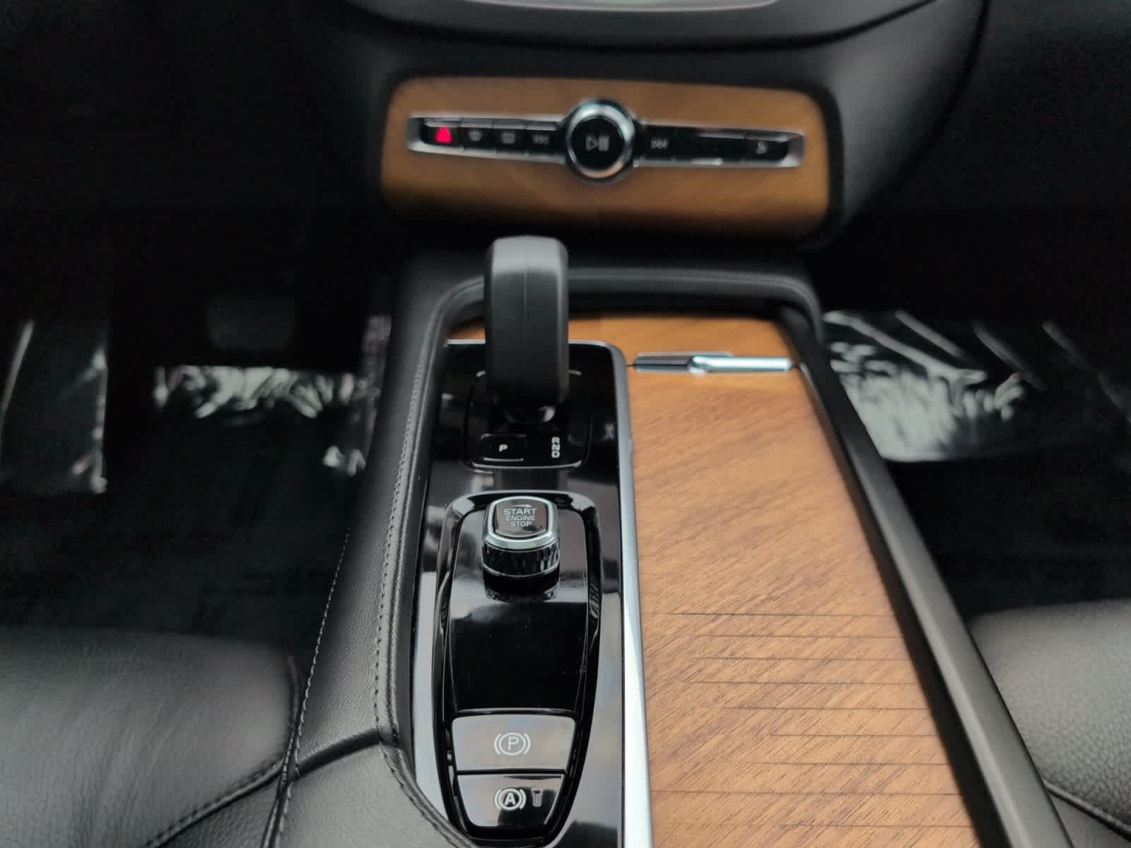 used 2024 Volvo XC90 car, priced at $39,998