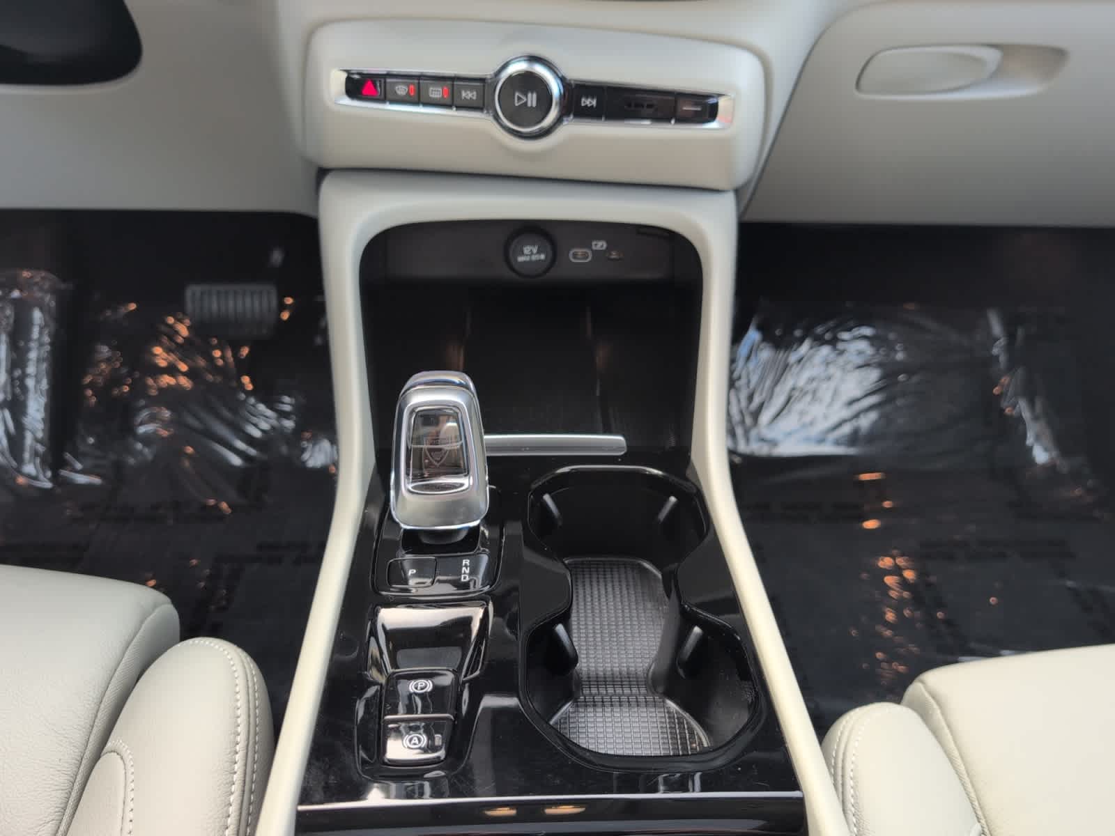 used 2023 Volvo XC40 car, priced at $29,998