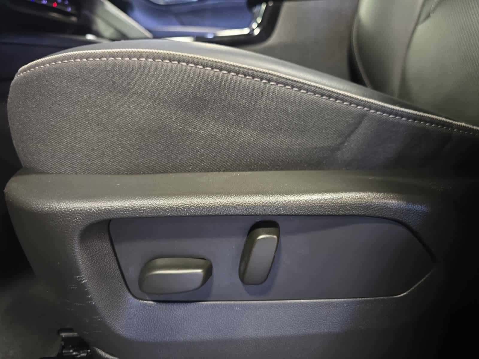 used 2023 Buick Envision car, priced at $26,998
